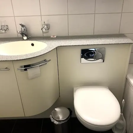 Bright And Quiet In The Center - Sky11 *